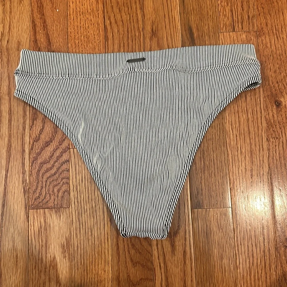Billabong stylish black
